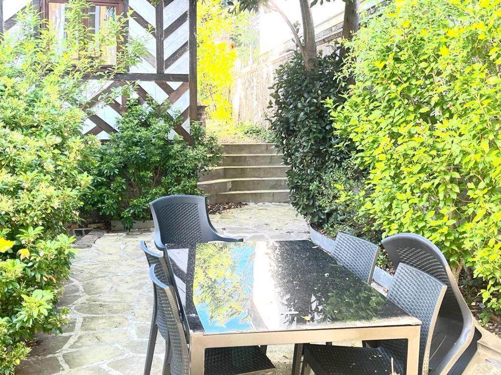 Le Proust Sans Souci Apartment